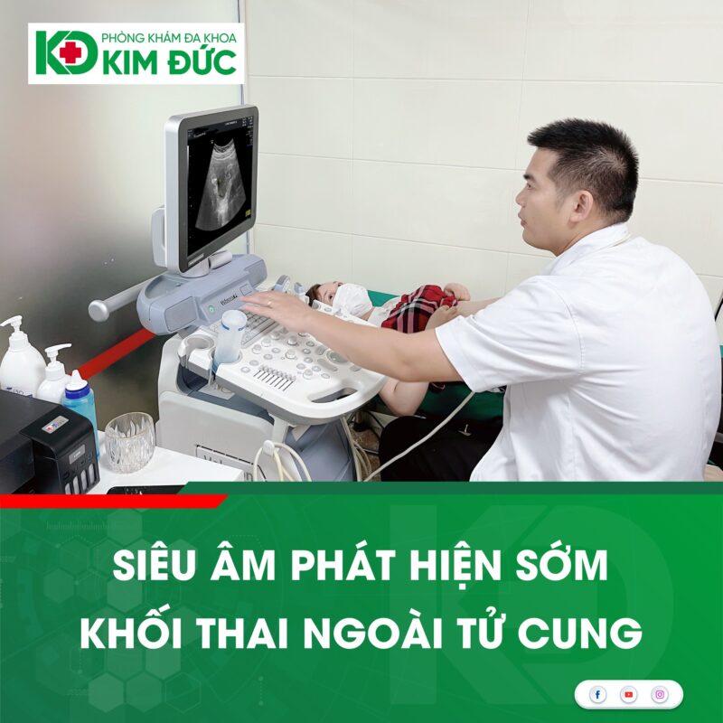 Bác sĩ tại Phòng khám Đa khoa Kim Đức đang siêu âm chẩn đoán sớm khối thai ngoài tử cung cho bệnh nhân.