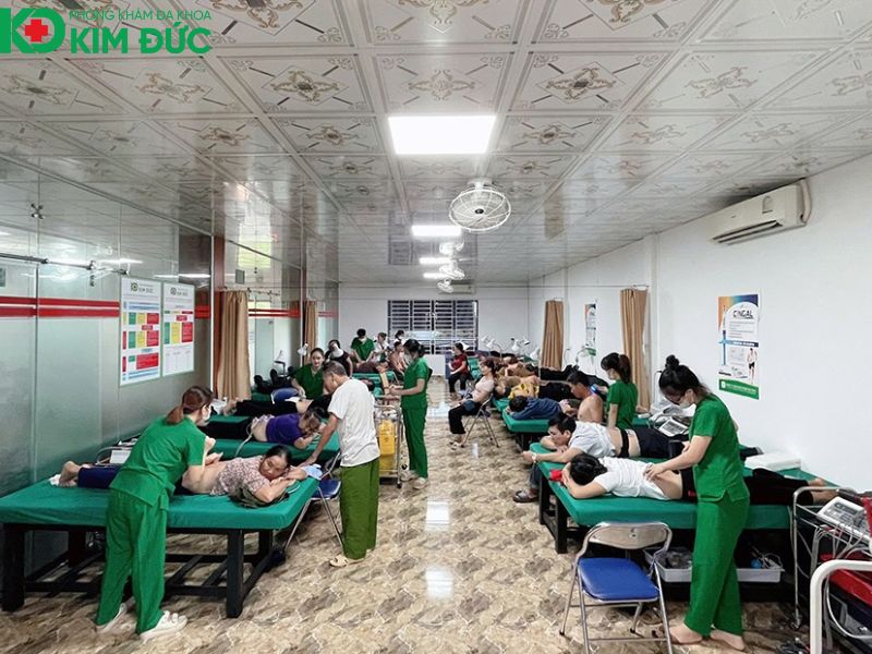 Bác sĩ tư vấn về lợi ích của y học cổ truyền phục hồi chức năng