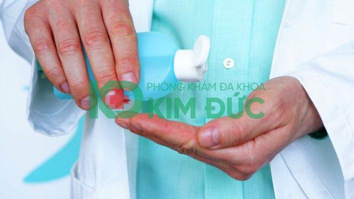 thuốc bôi ngứa vùng kín, mô tả các loại thuốc điều trị và hướng dẫn sử dụng.