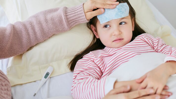 Cách hạ sốt ở trẻ