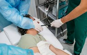 Khi nào cần thực hiện nội soi dạ dày và đại tràng