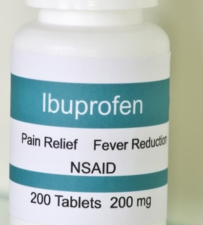 Thuốc giảm đau NSAIDs có thể liên quan nguyên nhân do loét và xuất huyết dạ dày