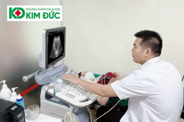 khám bác sĩ khi có dấu hiệu mang thai bất thường