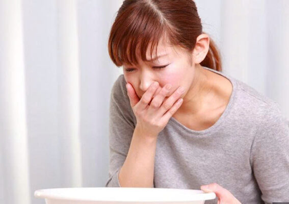biểu hiện mang thai tháng đầu như buồn nôn mệt mỏi