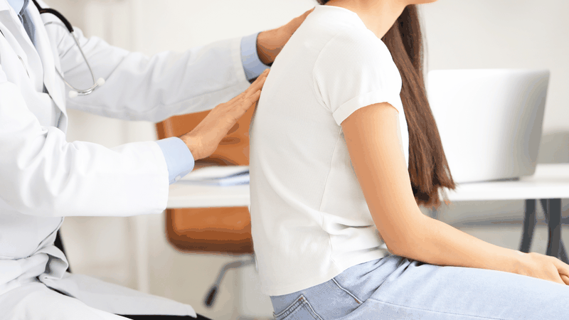 Thoái hóa cột sống cổ là nguyên nhân gây đau cổ vai gáy bên trái